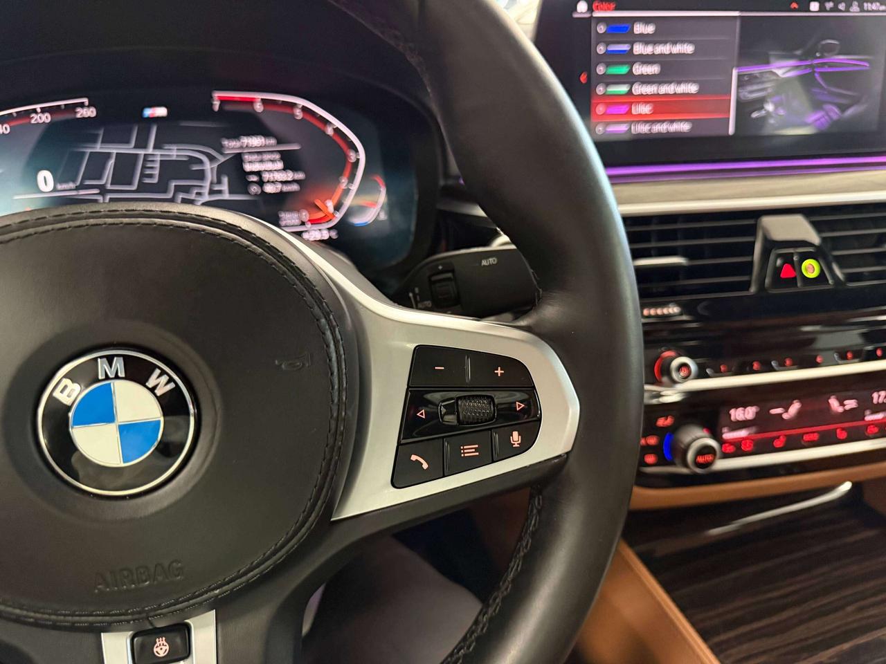 2020 BMW 5 Series xDrive Photo