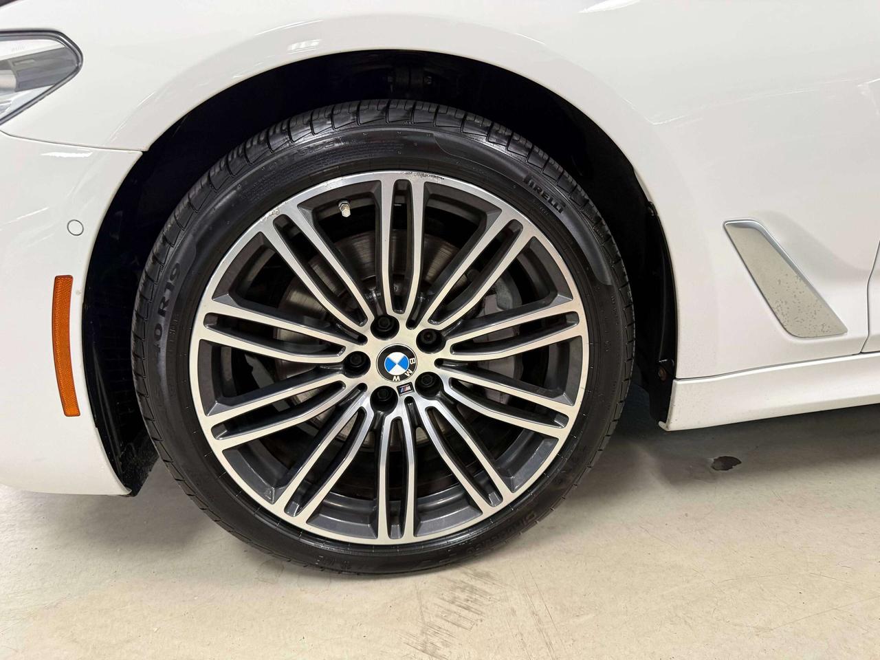 2020 BMW 5 Series xDrive Photo