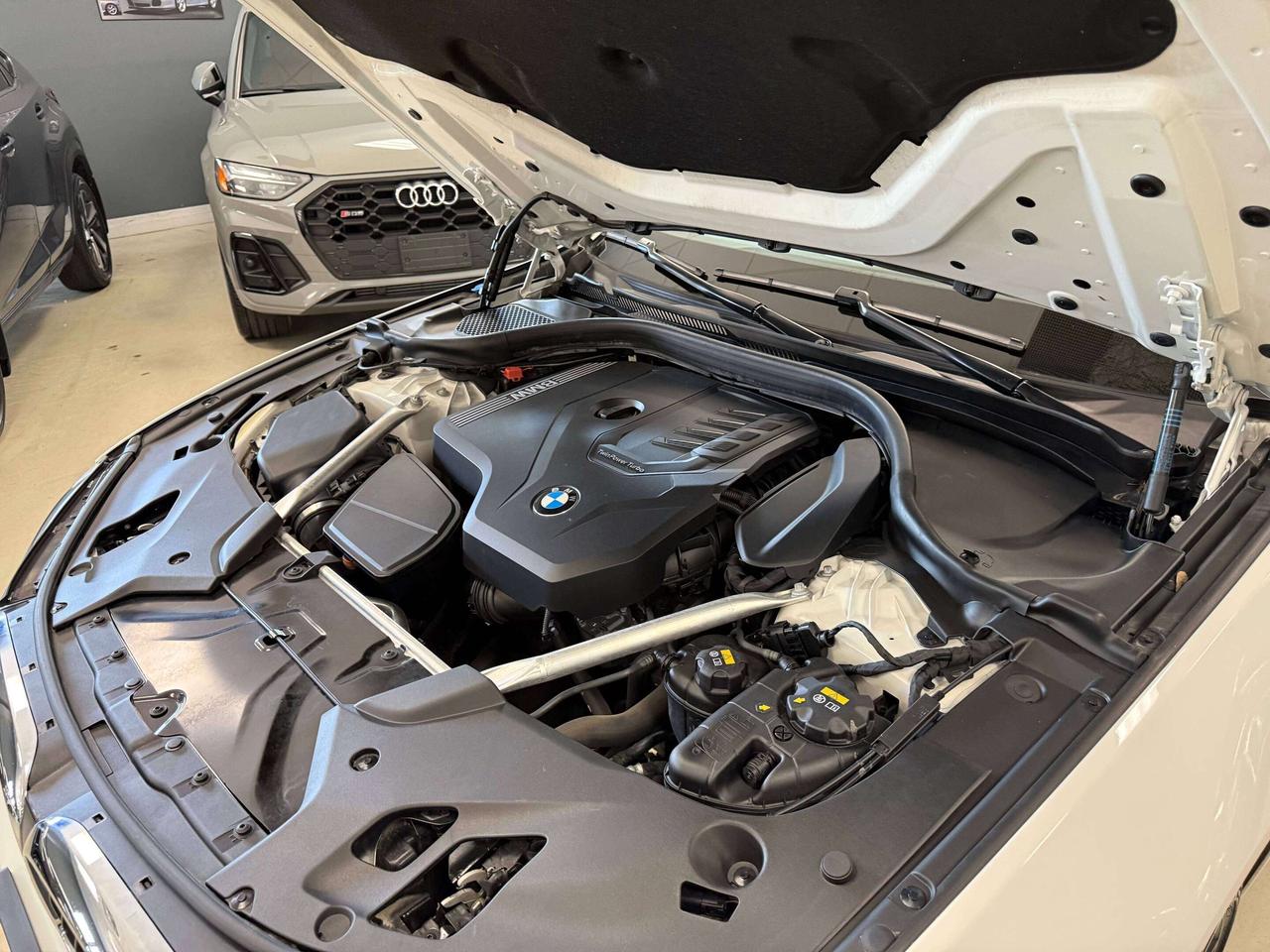 2020 BMW 5 Series xDrive Photo