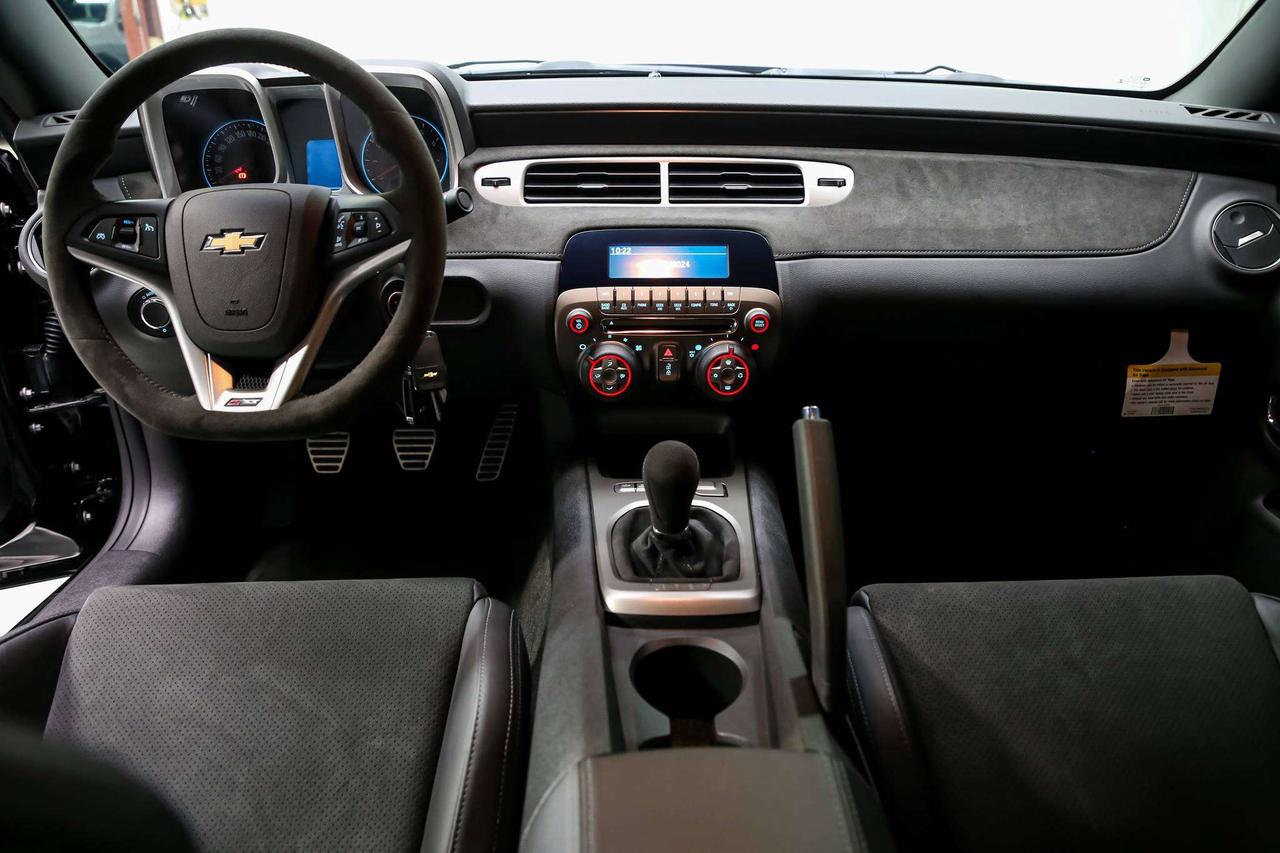 2014 Chevrolet Camaro Z-28 427 V8 7.0L 505HP CARBONCERAMIC RARE LOWKM Photo