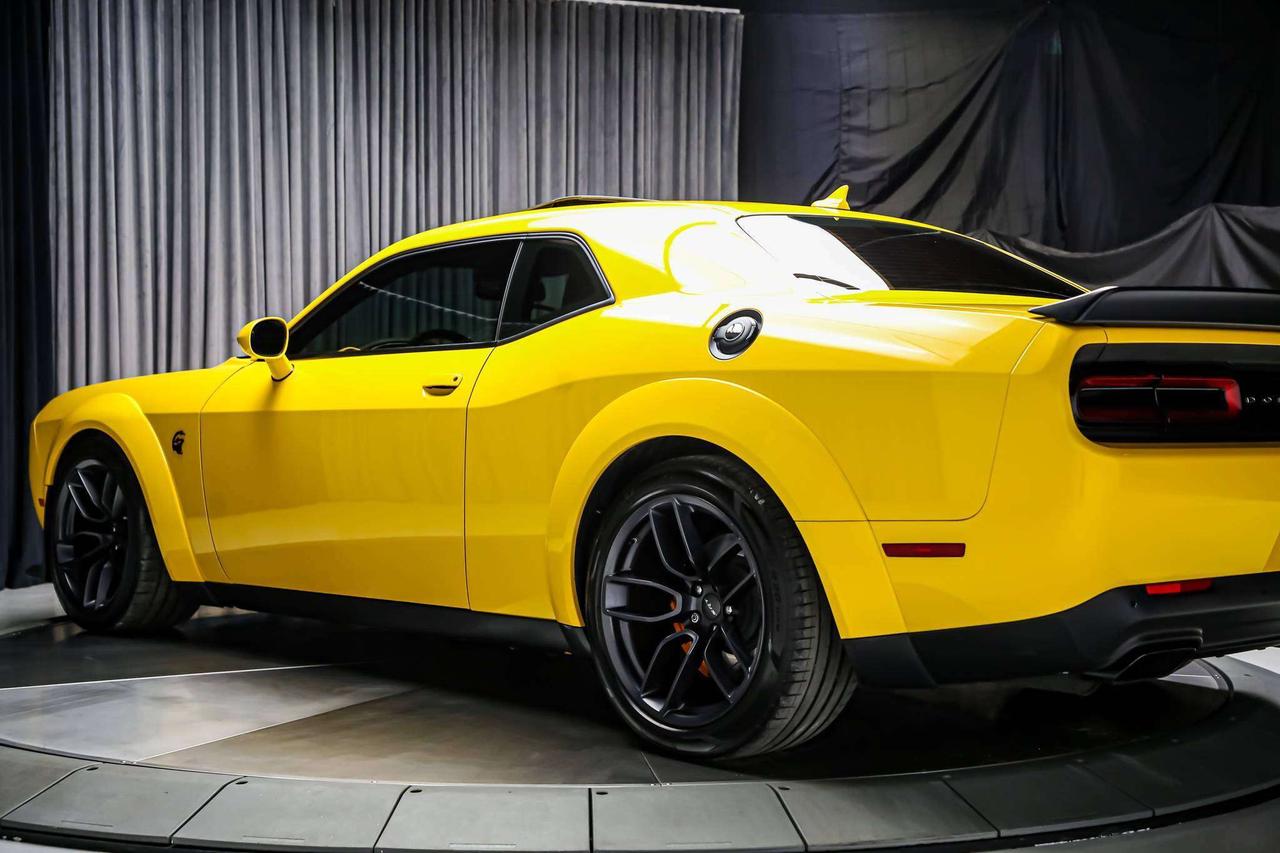 2018 Dodge Challenger SRT HELLCAT WIDEBODY 707HP  RARECOLOR ROOF Photo