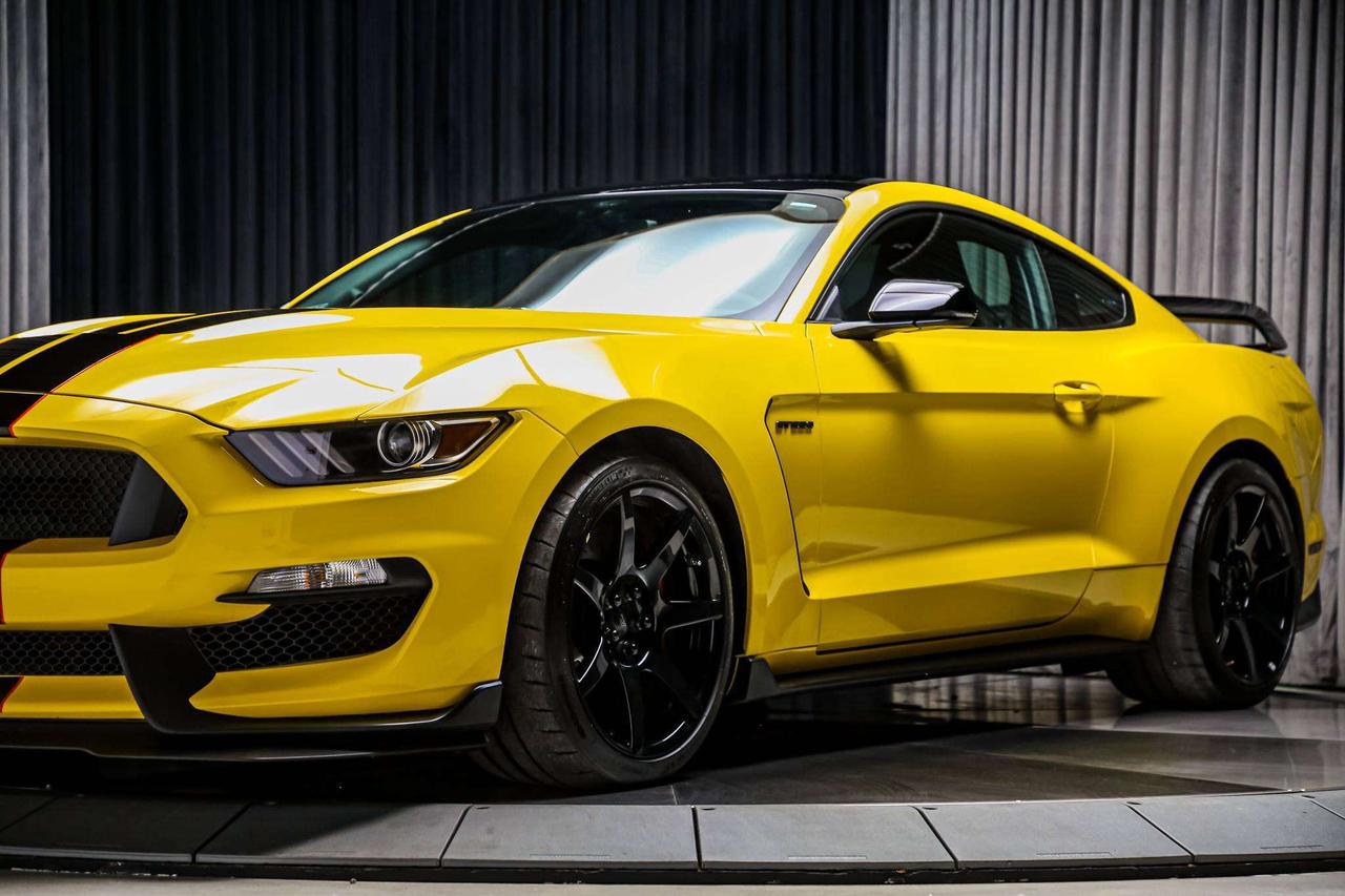 2017 Ford Mustang SHELBY GT350R 5.2L V8  CARBONRIMS LOWKM NOACCIDENT Photo