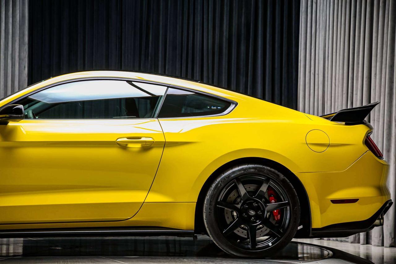 2017 Ford Mustang SHELBY GT350R 5.2L V8  CARBONRIMS LOWKM NOACCIDENT Photo