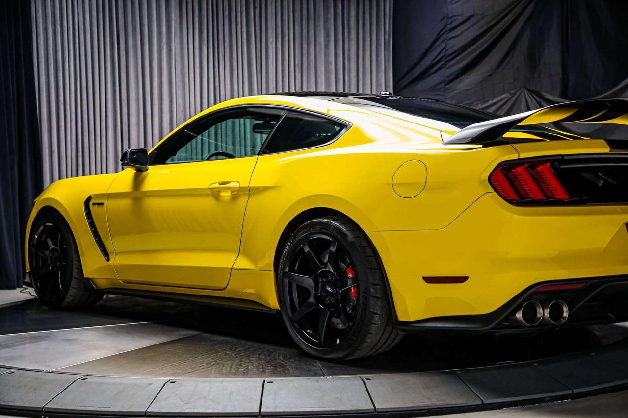 2017 Ford Mustang SHELBY GT350R 5.2L V8  CARBONRIMS LOWKM NOACCIDENT Photo