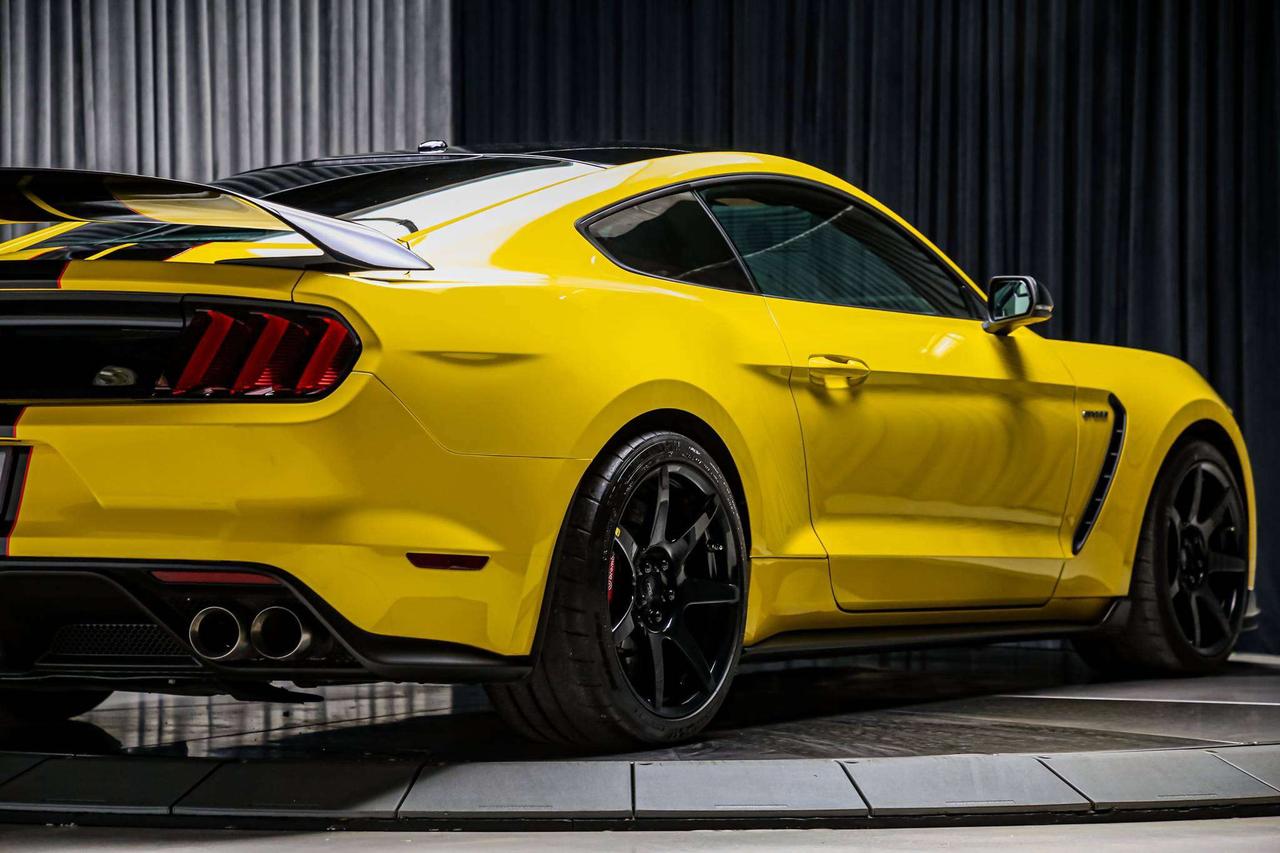 2017 Ford Mustang SHELBY GT350R 5.2L V8  CARBONRIMS LOWKM NOACCIDENT Photo