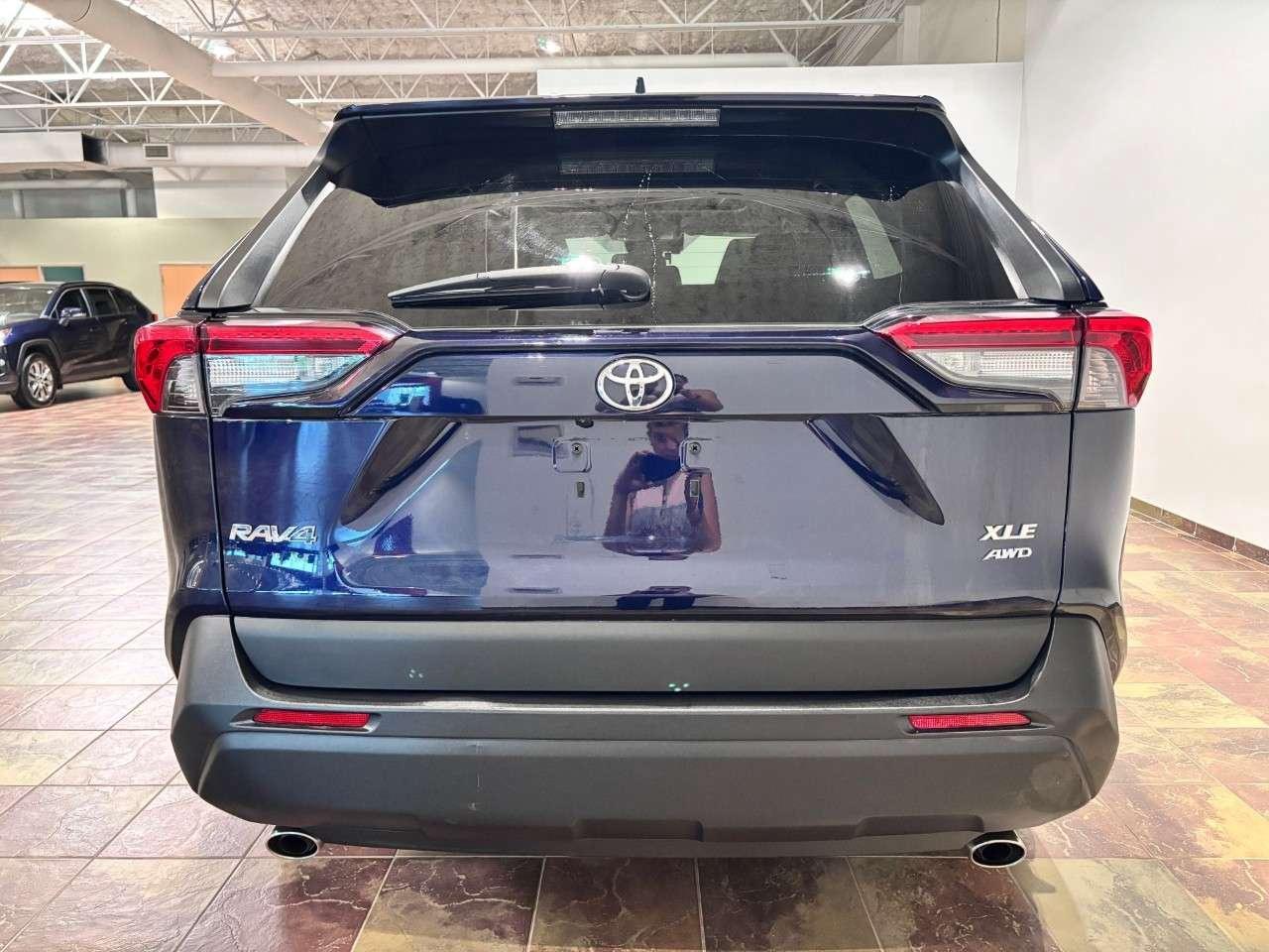 2021 Toyota RAV4 XLE AWD Photo