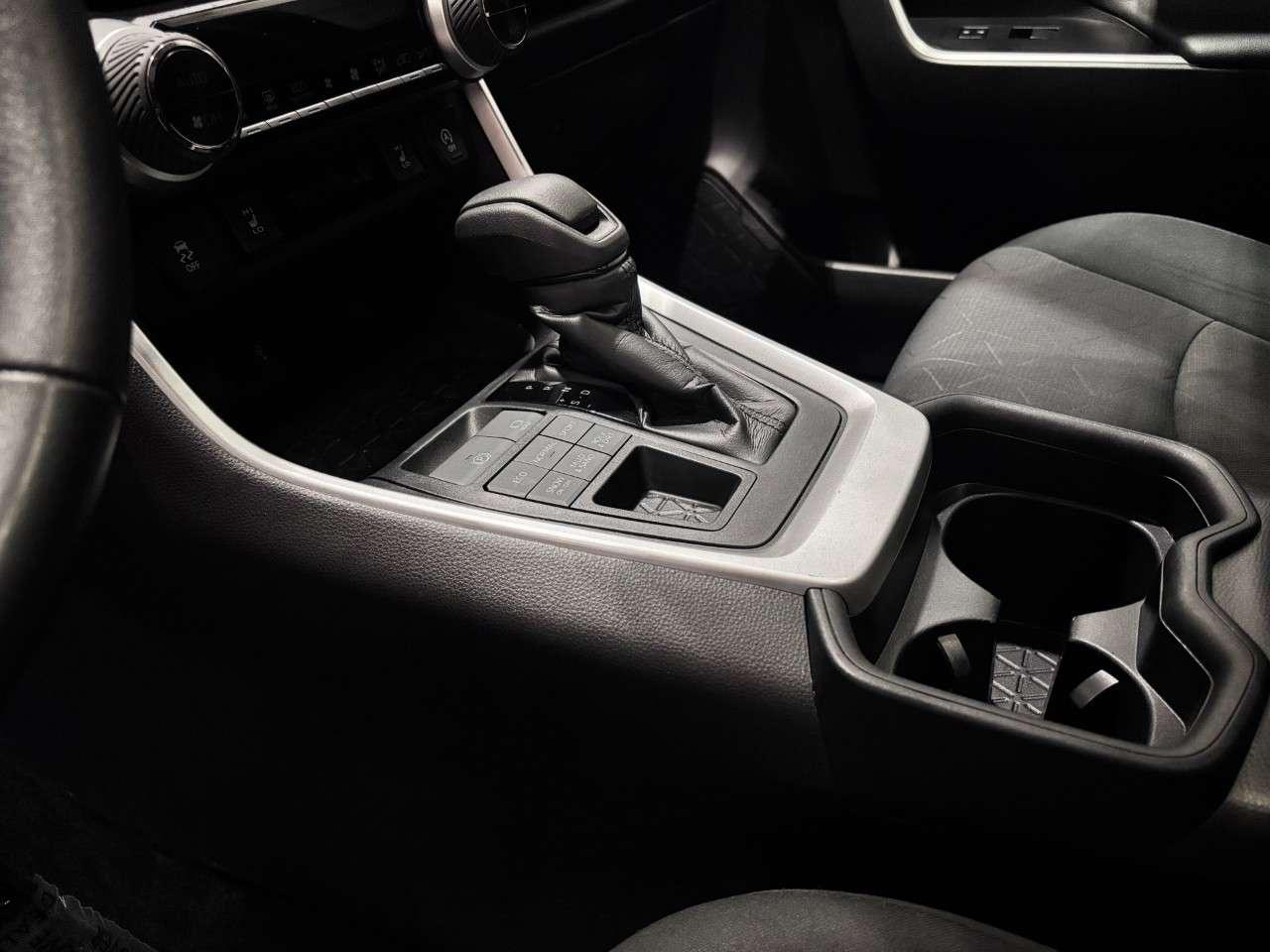 2021 Toyota RAV4 XLE AWD Photo