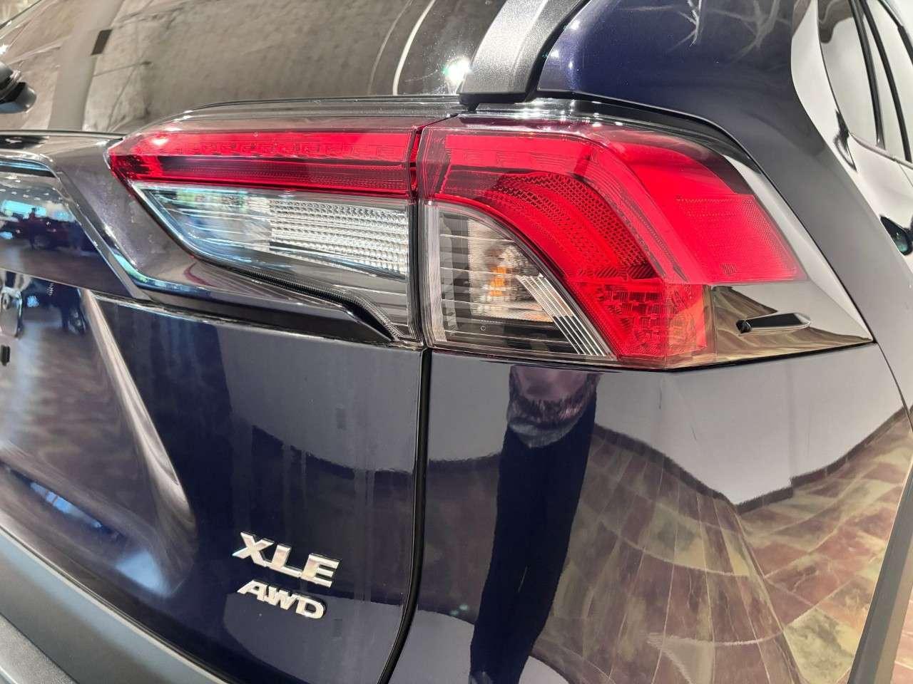 2021 Toyota RAV4 XLE AWD Photo