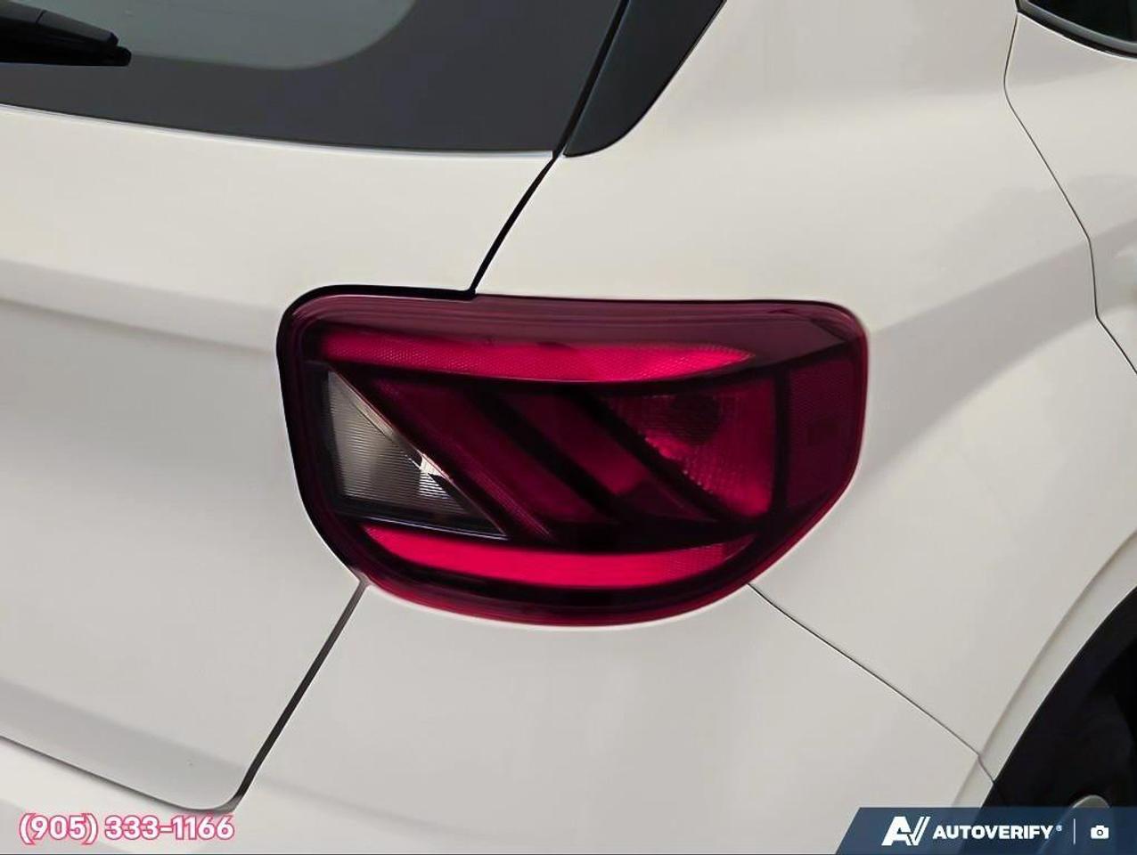 2023 Hyundai Venue ESSENTIAL Apple CarPlay & Android Auto • Heated Fr Photo