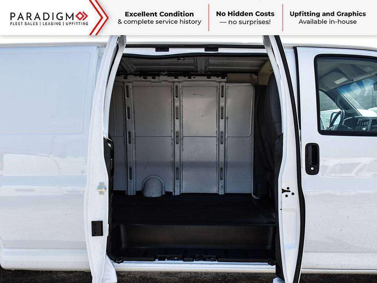2025 GMC Savana 2500 155" Low Roof Photo