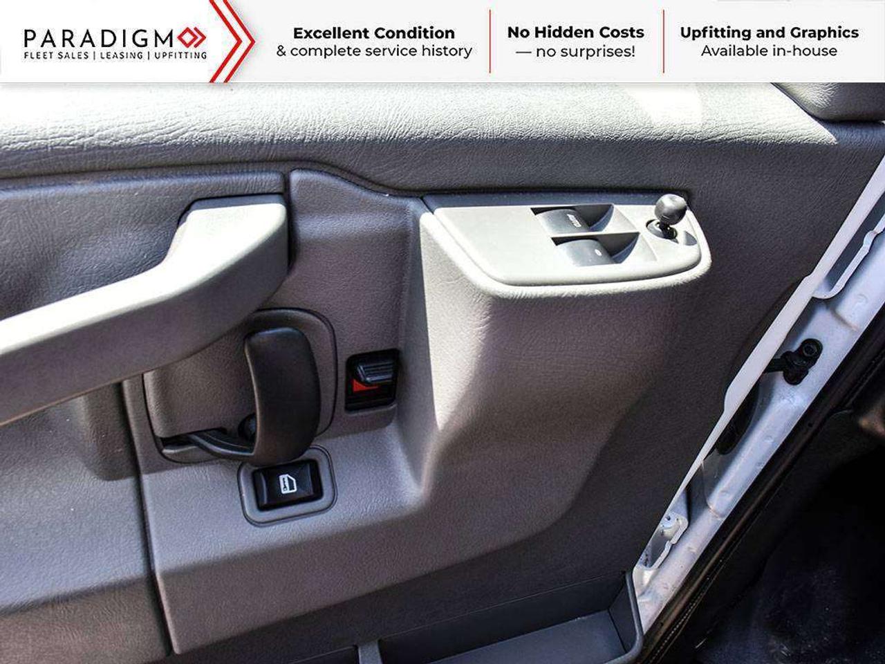 2025 GMC Savana 2500 155" Low Roof Photo