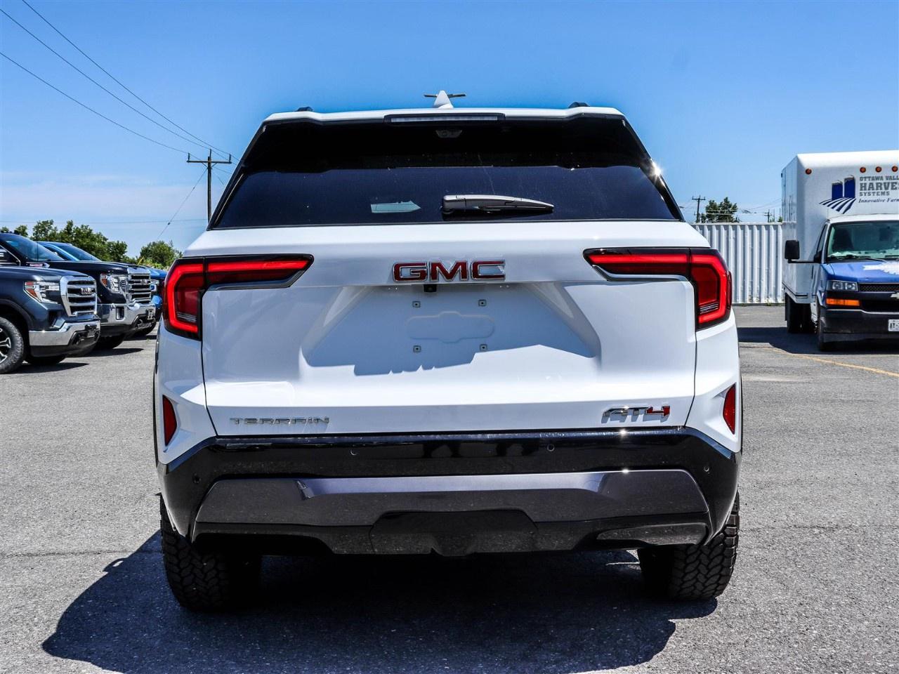 2027 GMC Terrain AWD AT4 Photo3