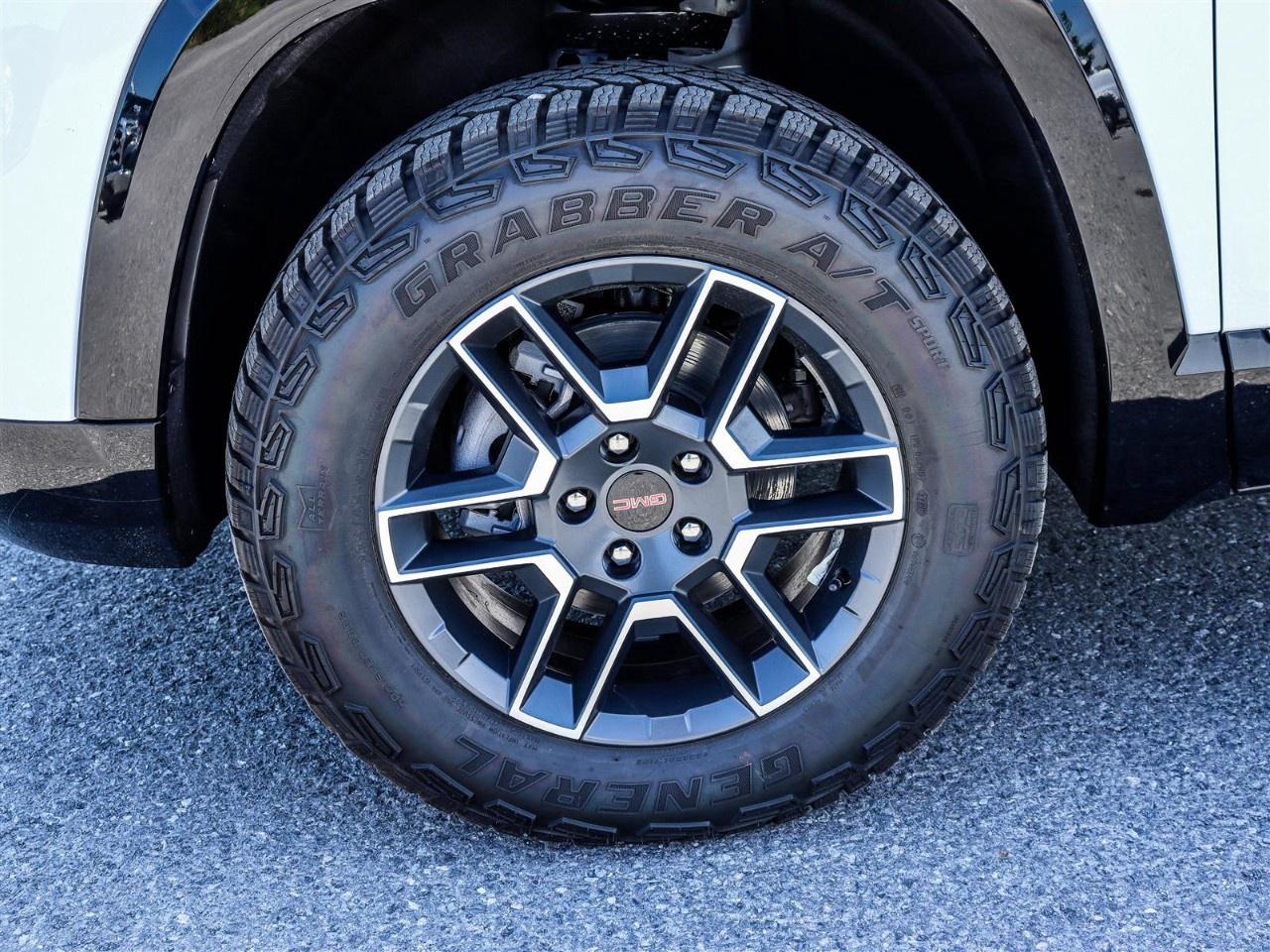 2027 GMC Terrain AWD AT4 Photo