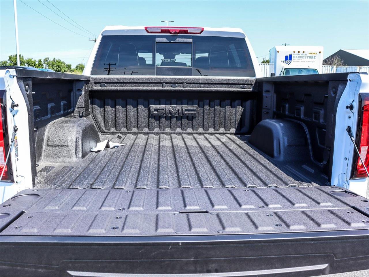 2026 GMC Sierra 1500 Crew Cab Short Box 4-Wheel Drive AT4X Photo