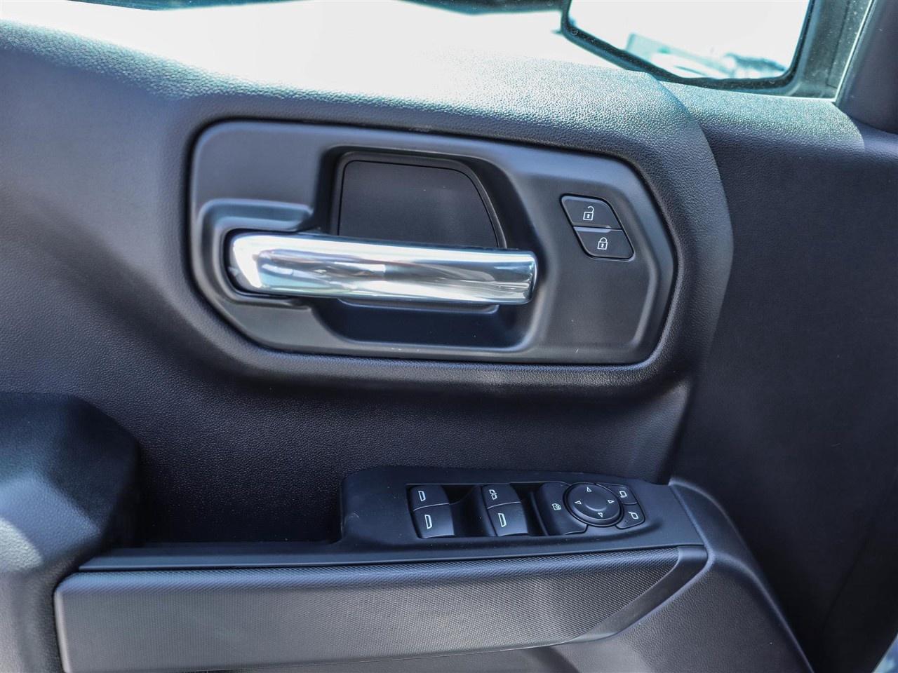 2026 GMC Sierra 1500 Crew Cab Short Box 4-Wheel Drive Pro Photo