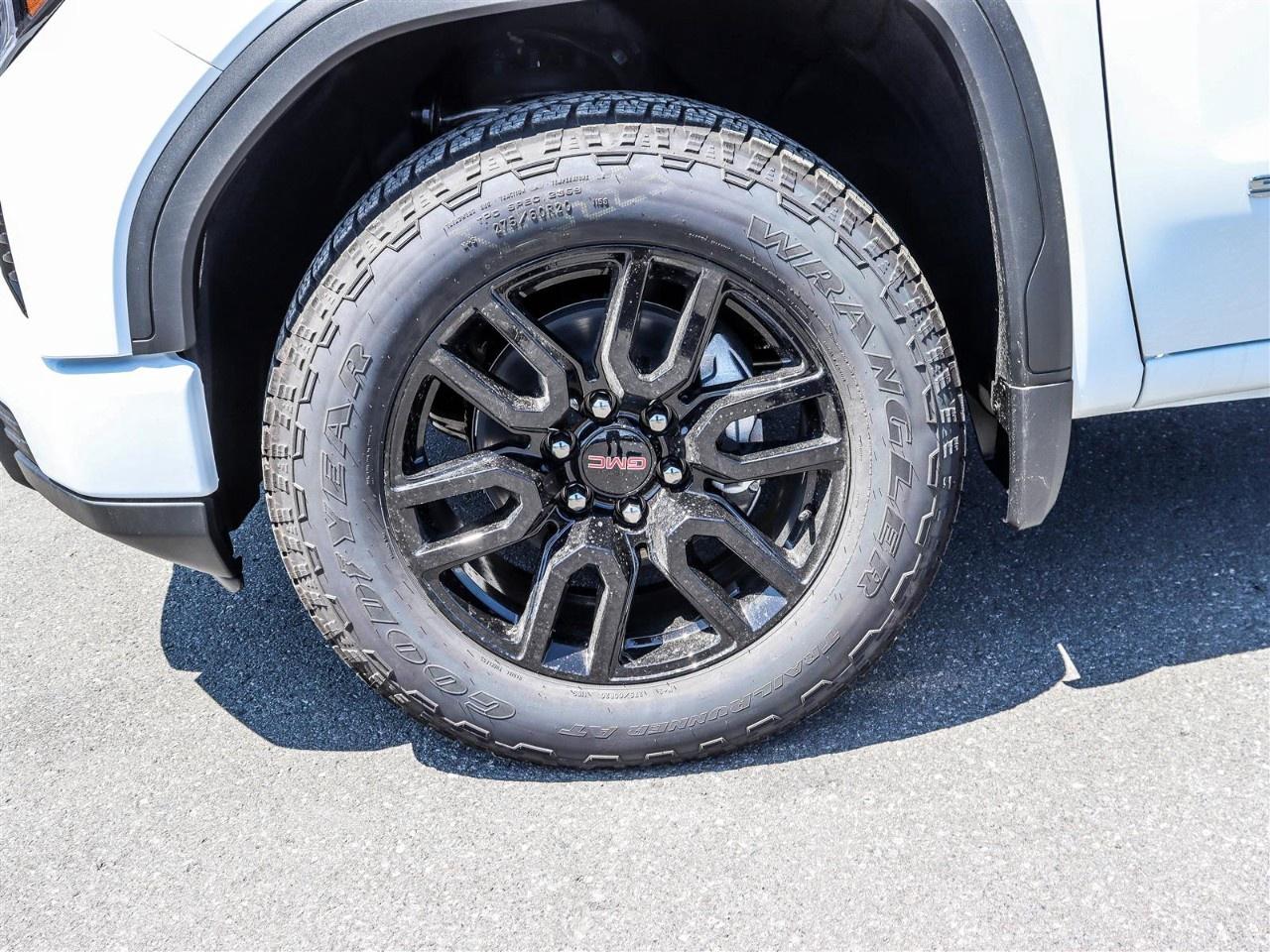 2026 GMC Sierra 1500 Crew Cab Short Box 4-Wheel Drive Pro Photo