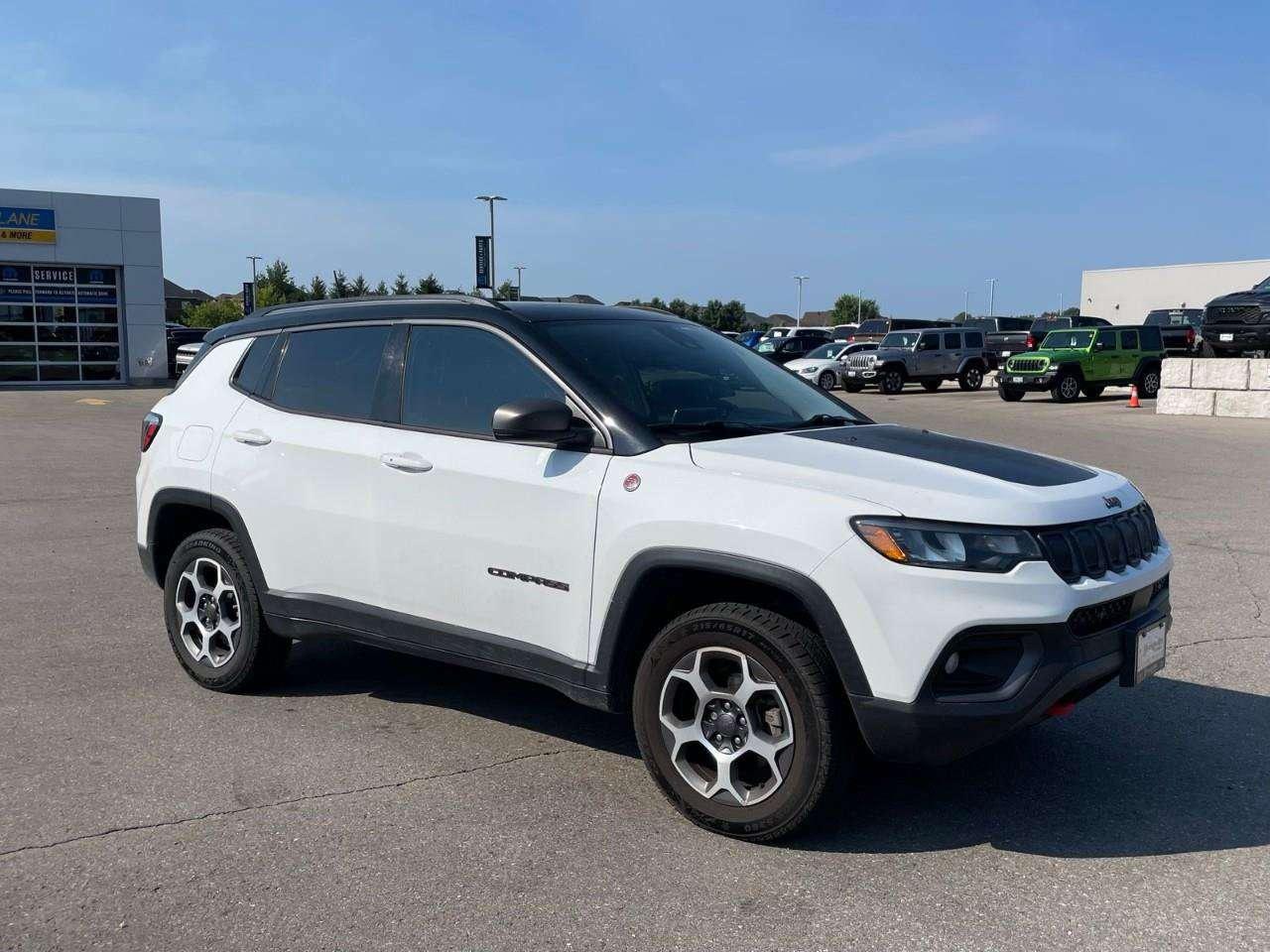2022 Jeep Compass CLEAN CARFAX   OPEN 'N GO LIFTGATE   RMT START Photo
