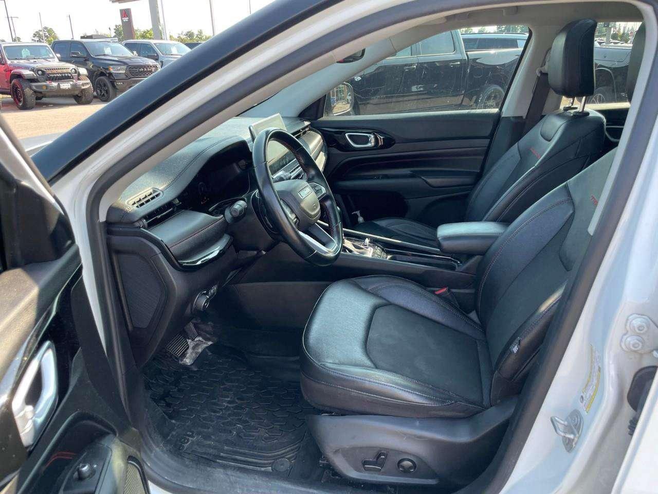 2022 Jeep Compass CLEAN CARFAX   OPEN 'N GO LIFTGATE   RMT START Photo