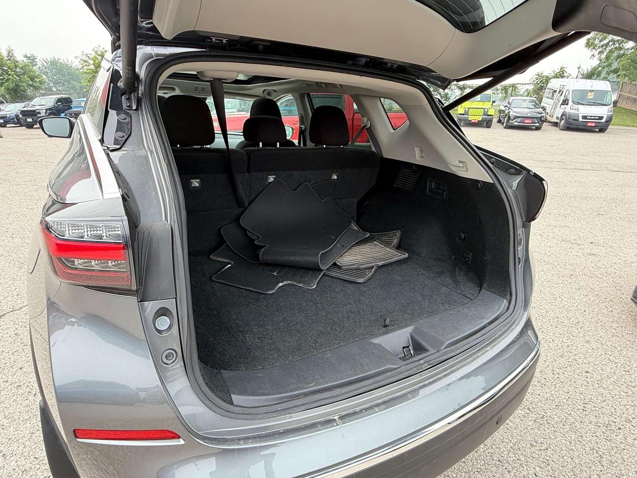 2021 Nissan Murano SV, AWD, CLEAN CARFAX, SUNROOF, REMOTE START! Photo