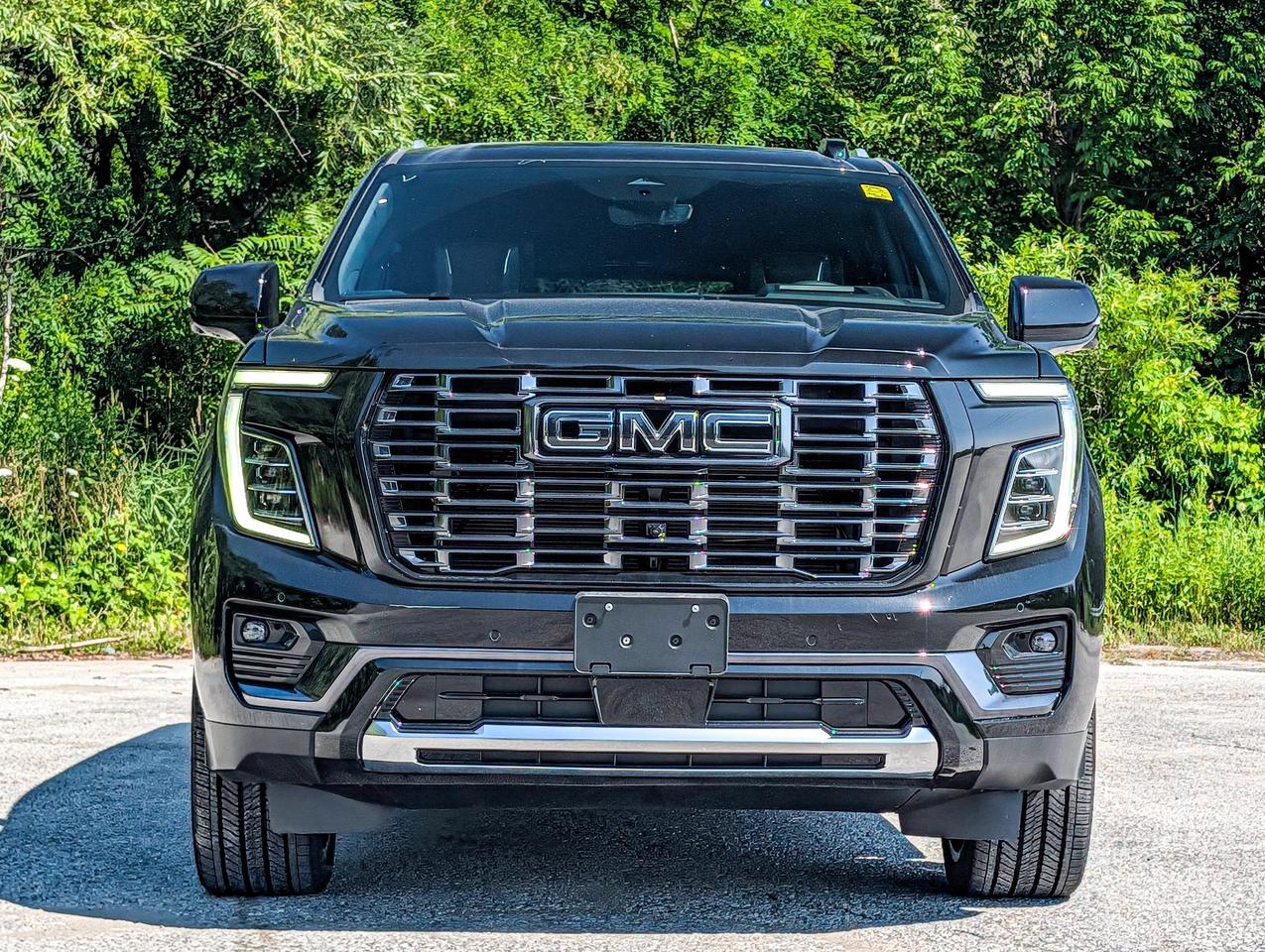 2026 GMC Yukon XL Denali Ultimate Photo3