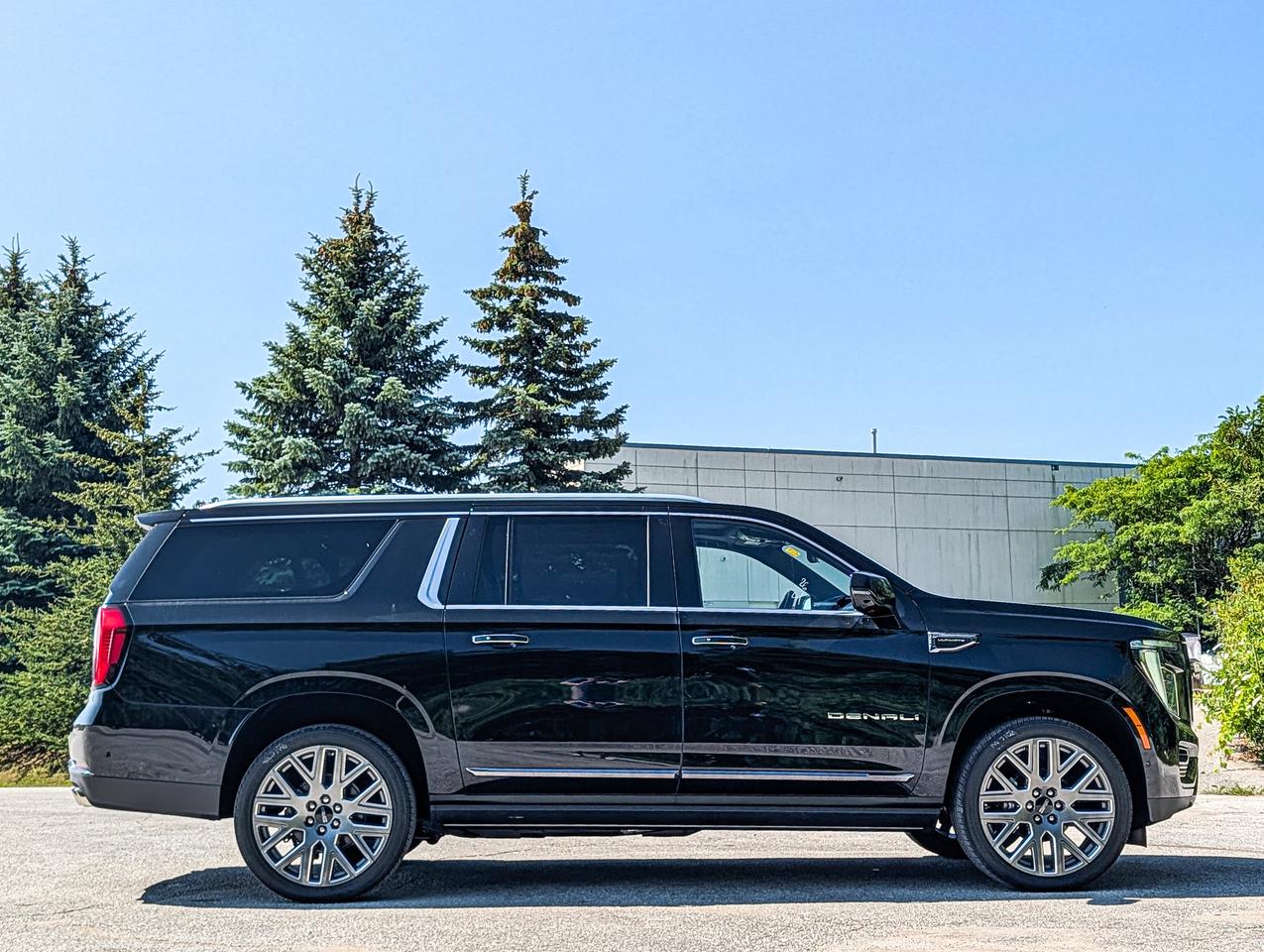 2026 GMC Yukon XL Denali Ultimate Photo