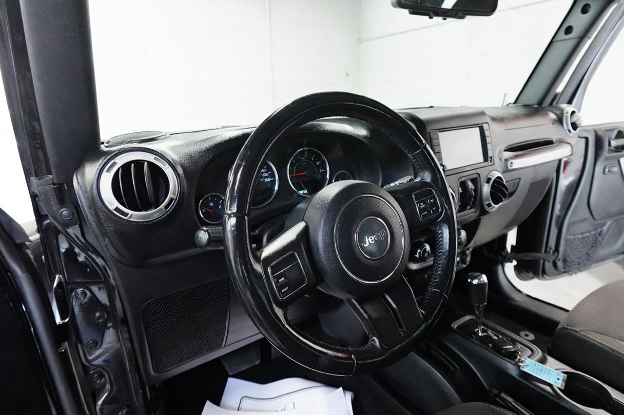 2017 Jeep Wrangler 4WD SAHARA UNLIMITED,ONE OWNER,ALL SERVICE RECORDS Photo