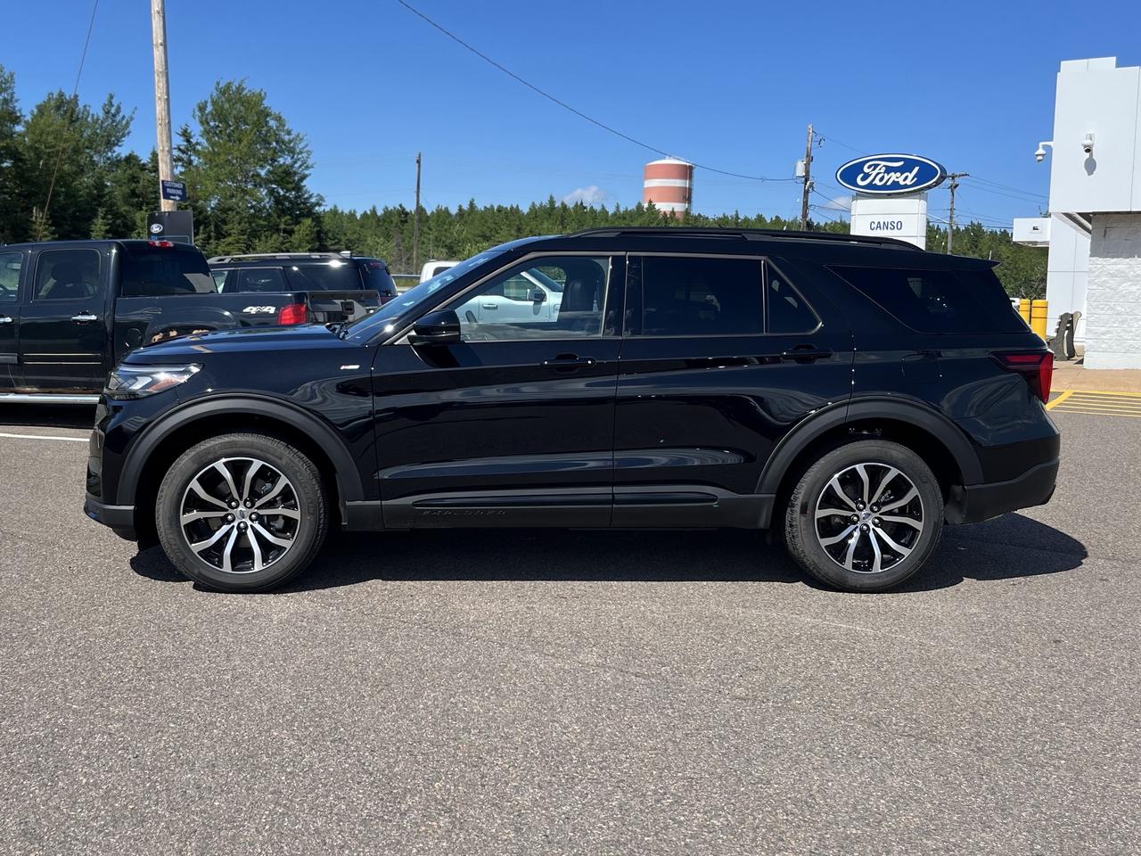 2026 Ford Explorer ST-Line 4WD Photo3