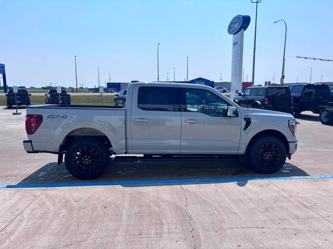 2026 Ford F-150 Lariat 4WD SuperCrew 5.5' Box Photo2