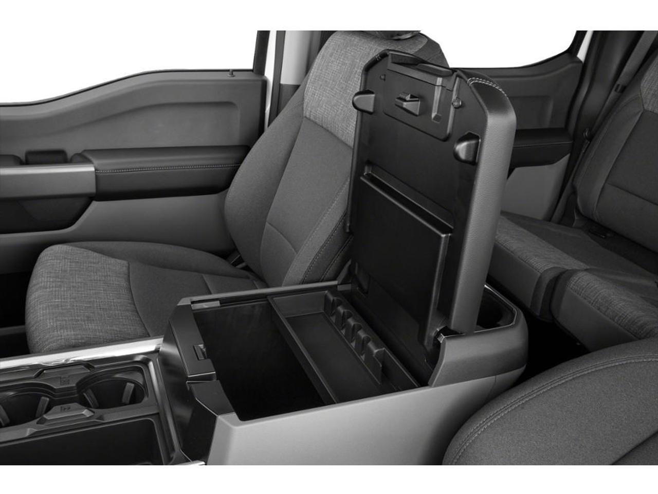 2023 Ford F-350 XLT Photo