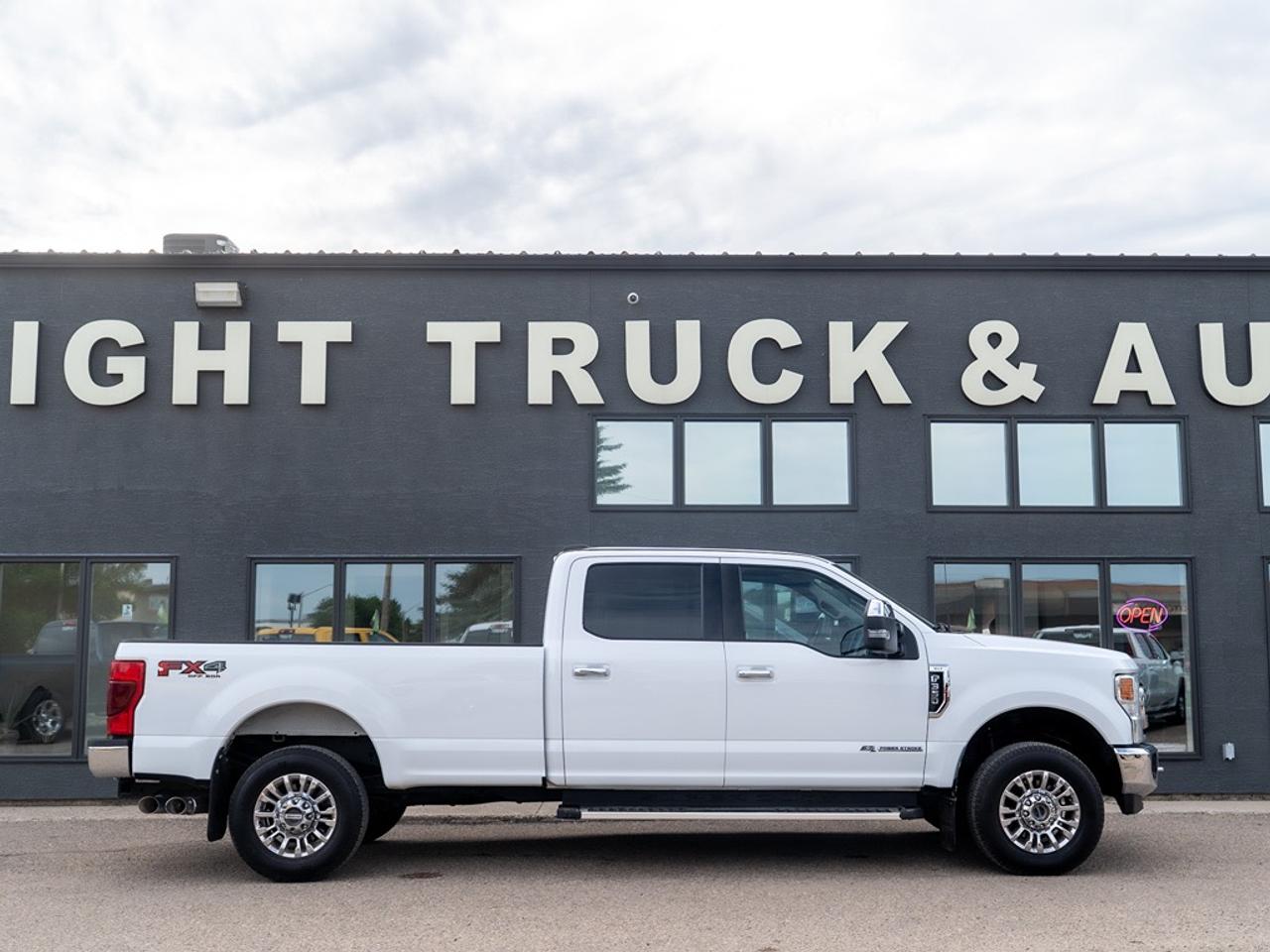 2022 Ford SUPER DUTY F-350 SRW XLT 4WD Crew Cab 8' Box DEAL PENDING Photo24