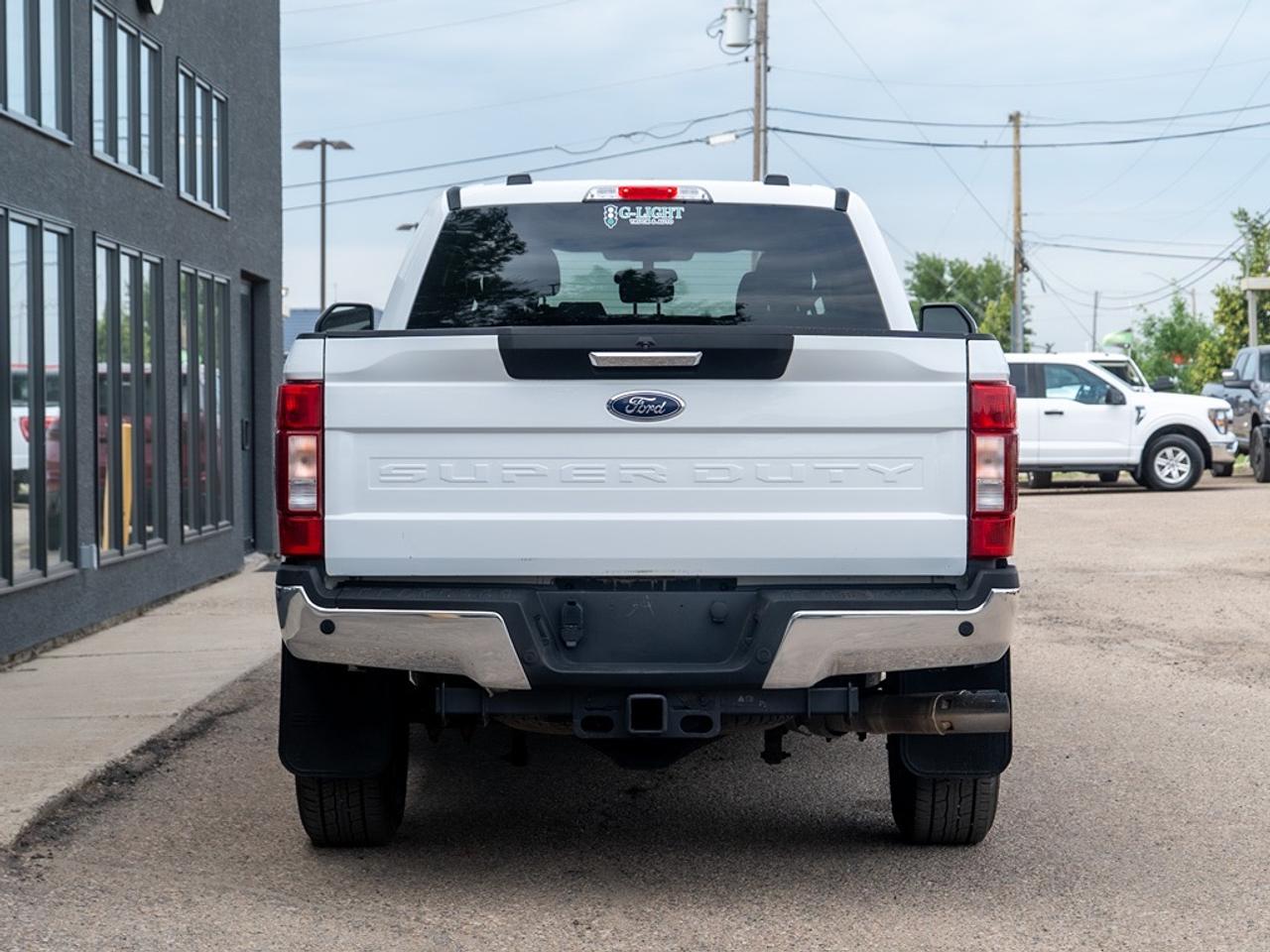 2022 Ford SUPER DUTY F-350 SRW XLT 4WD Crew Cab 8' Box DEAL PENDING Photo6