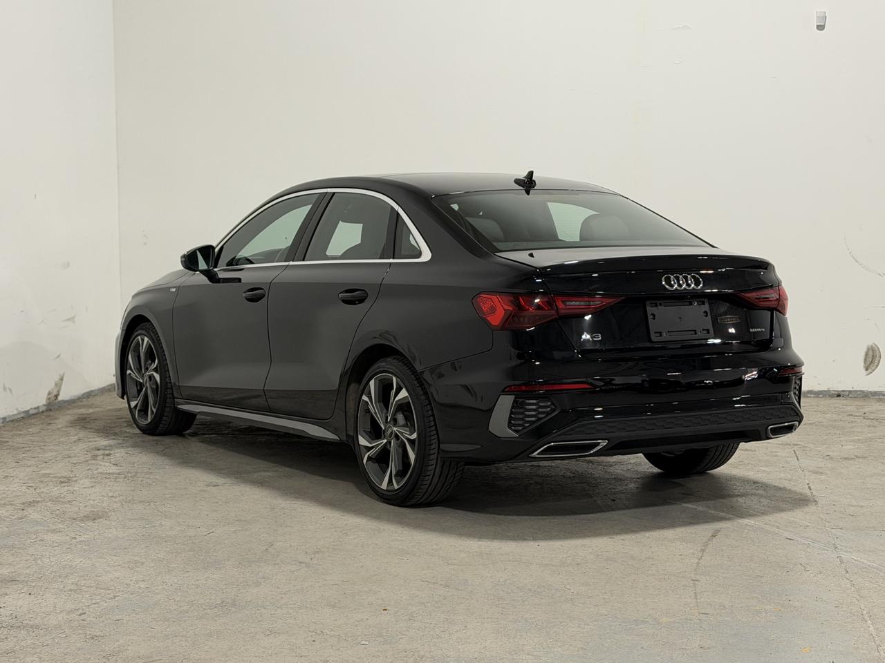 2022 Audi A3 PROGRESSIV | S-LINE | SELF PARK ASSIST! Photo