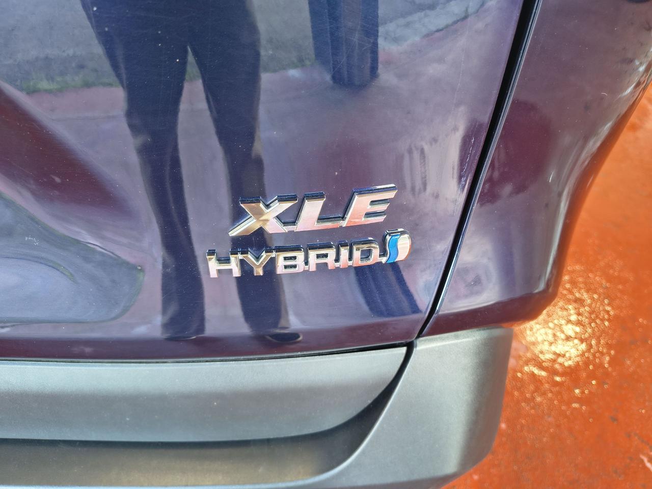 2019 Toyota RAV4 Hybrid XLE Photo