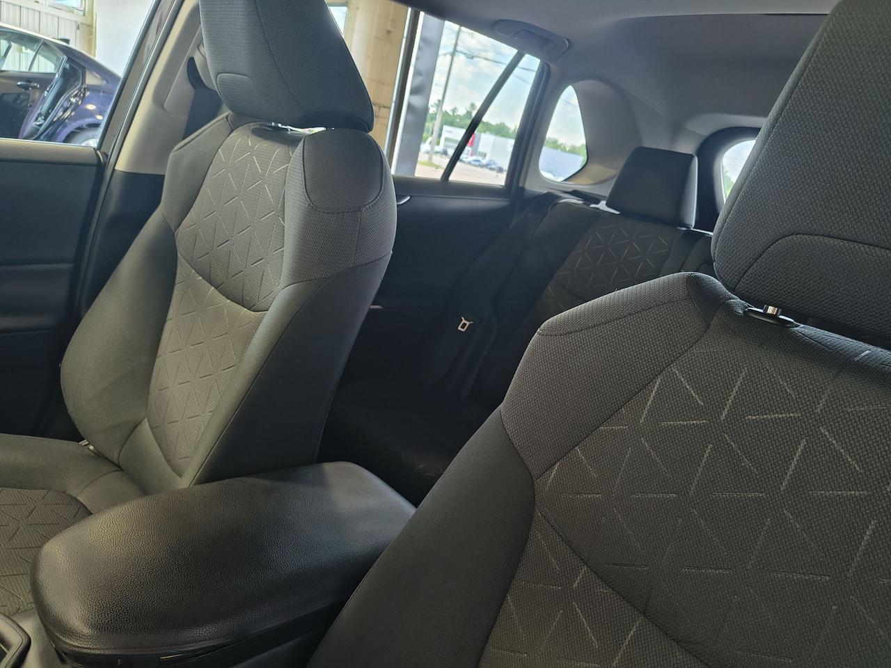 2019 Toyota RAV4 Hybrid XLE Photo0