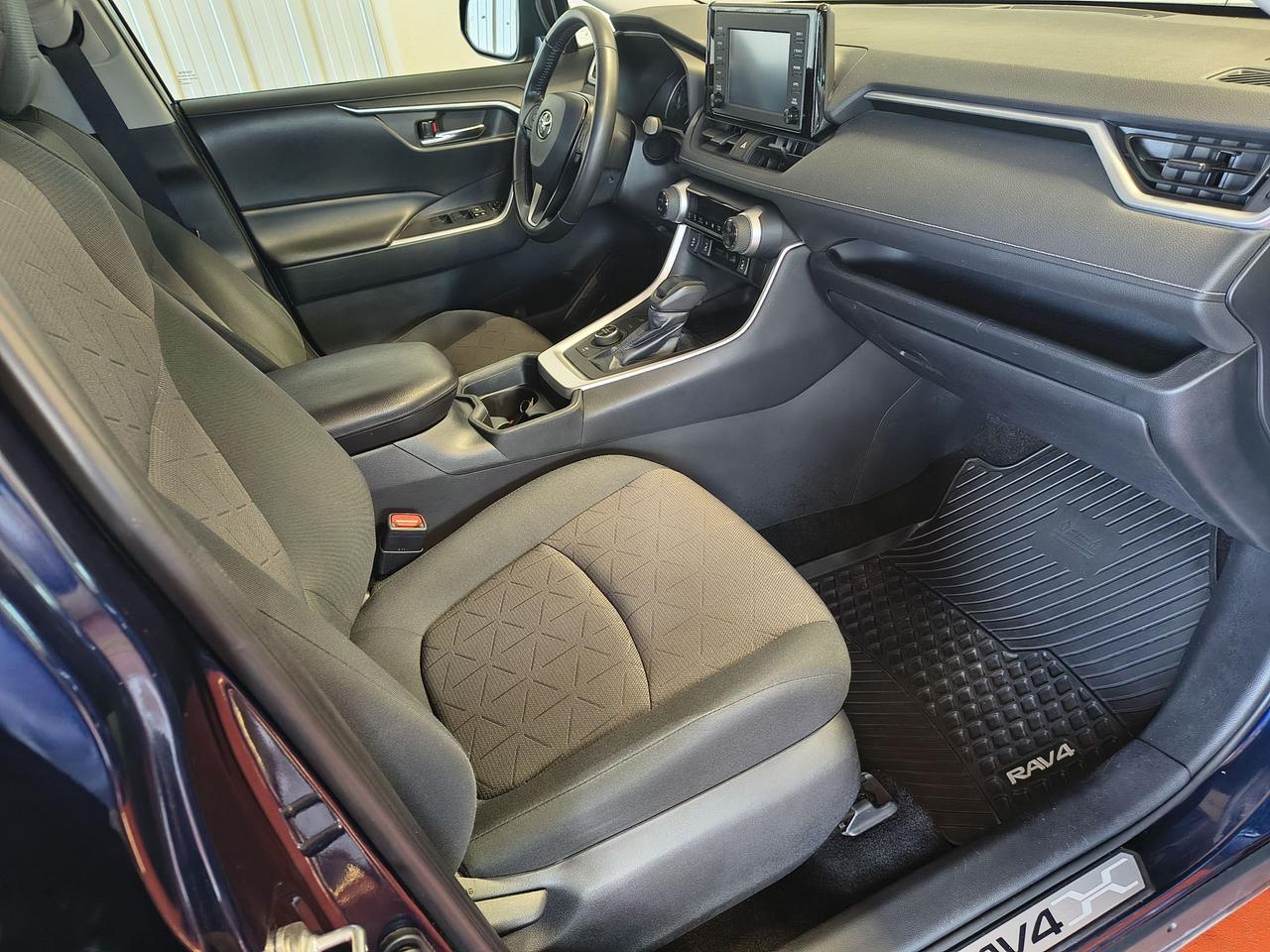 2019 Toyota RAV4 Hybrid XLE Photo
