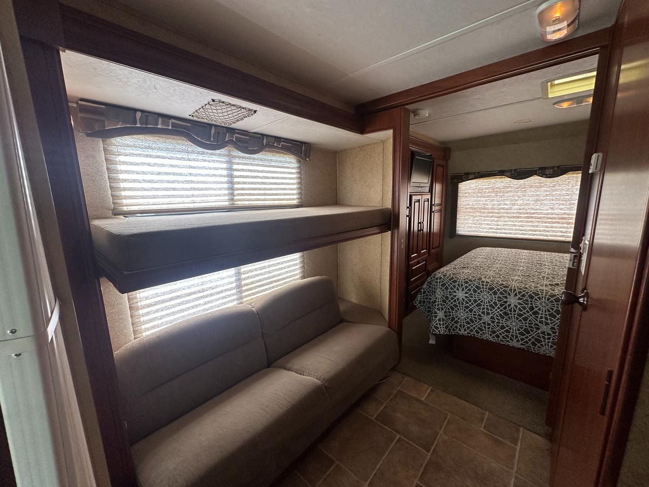 2011 Forest River Sunseeker 3170DS 