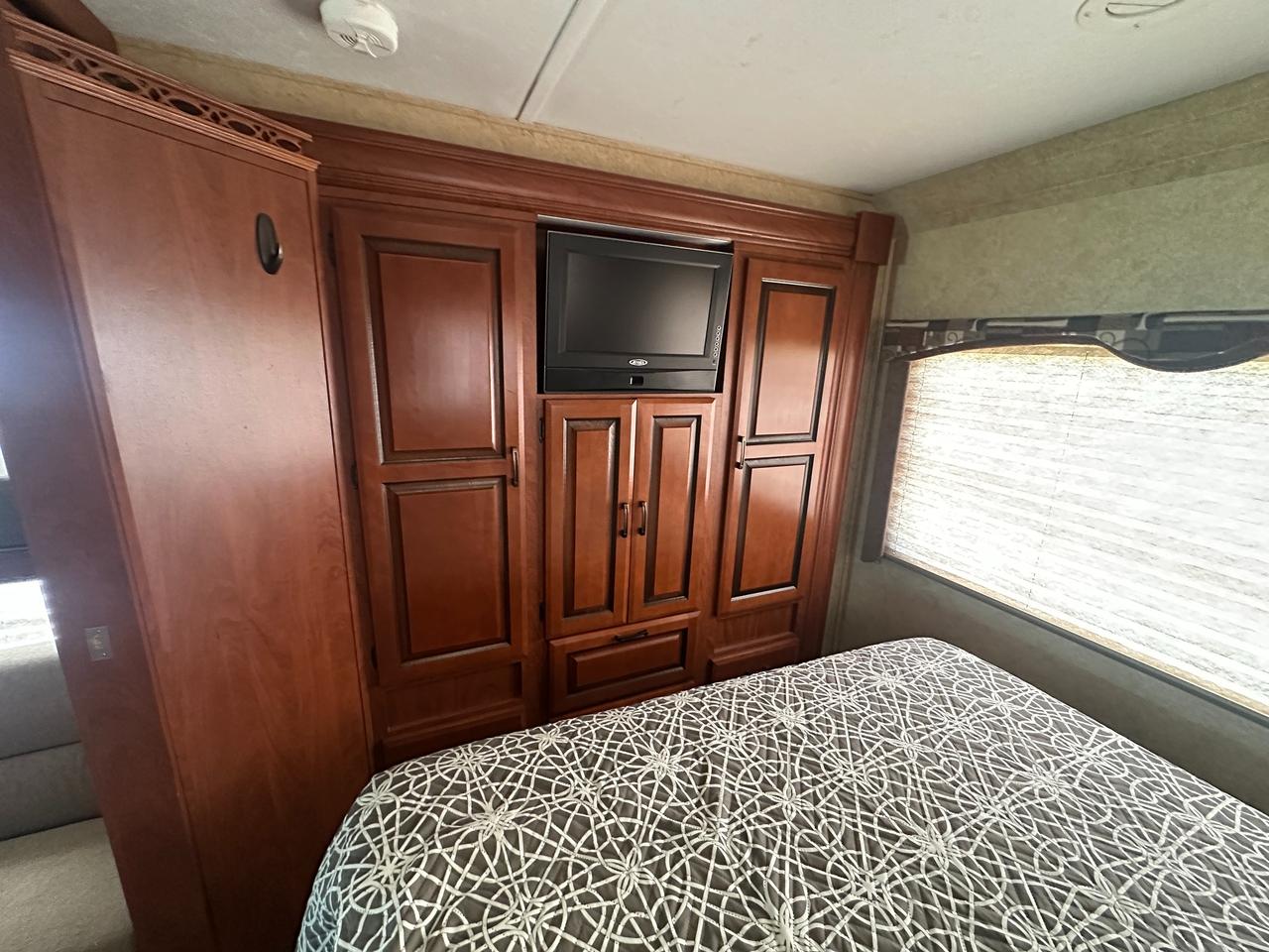 2011 Forest River Sunseeker 3170DS 