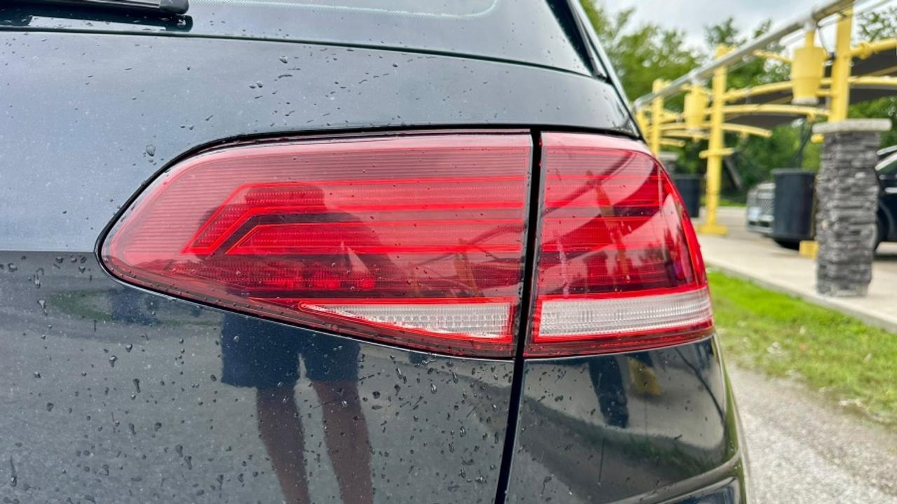 2018 Volkswagen Golf GTI S * DSG * 5 DOOR GTI Photo