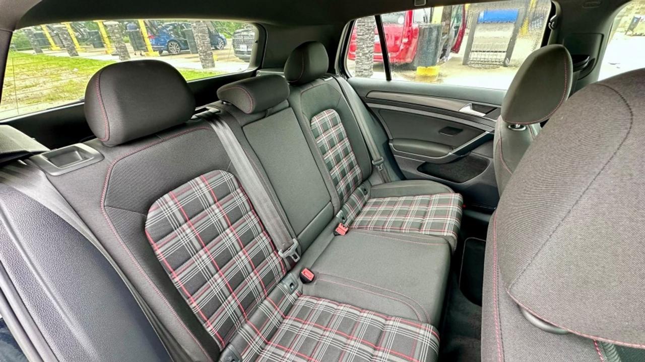 2018 Volkswagen Golf GTI S * DSG * 5 DOOR GTI Photo