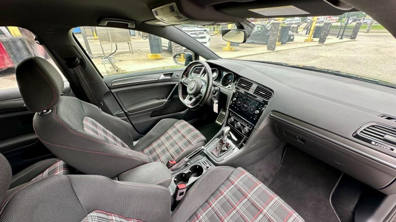 2018 Volkswagen Golf GTI S * DSG * 5 DOOR GTI Photo