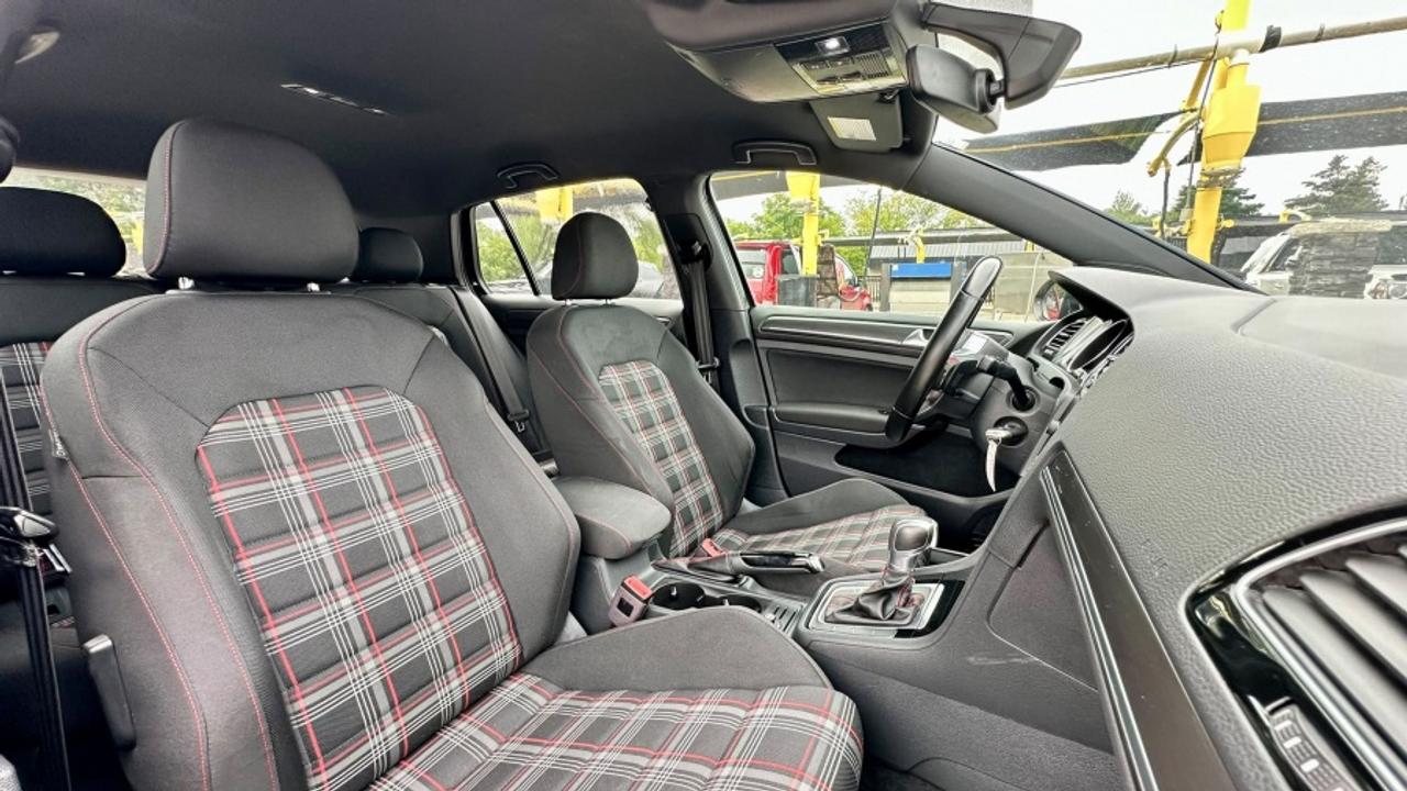 2018 Volkswagen Golf GTI S * DSG * 5 DOOR GTI Photo