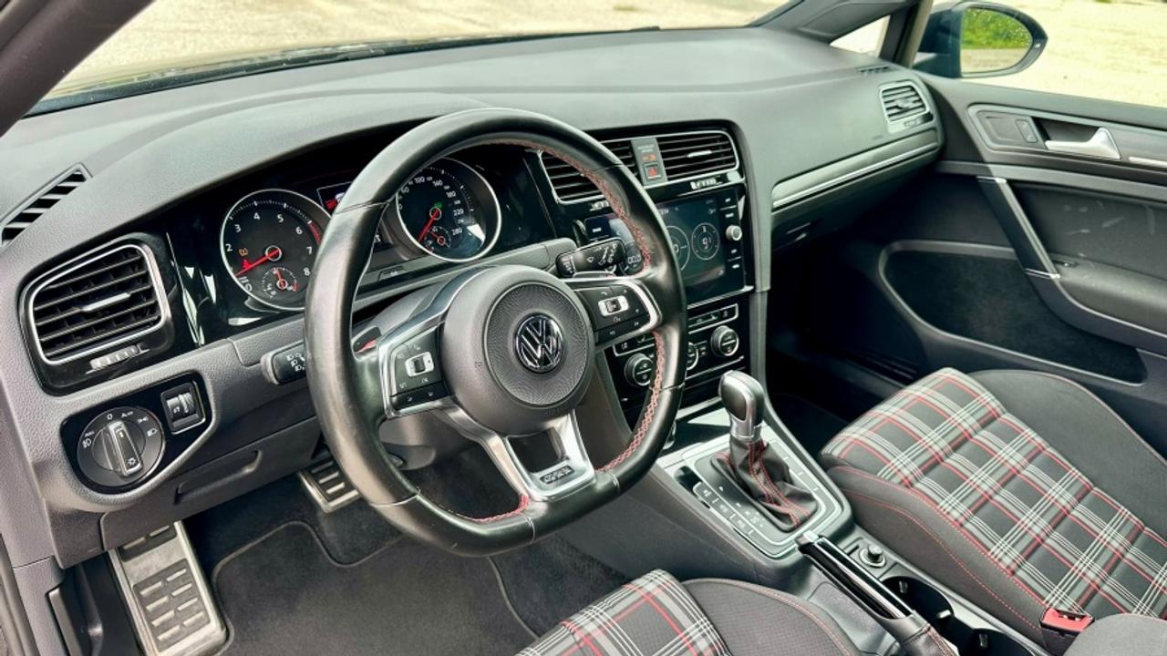 2018 Volkswagen Golf GTI S * DSG * 5 DOOR GTI Photo