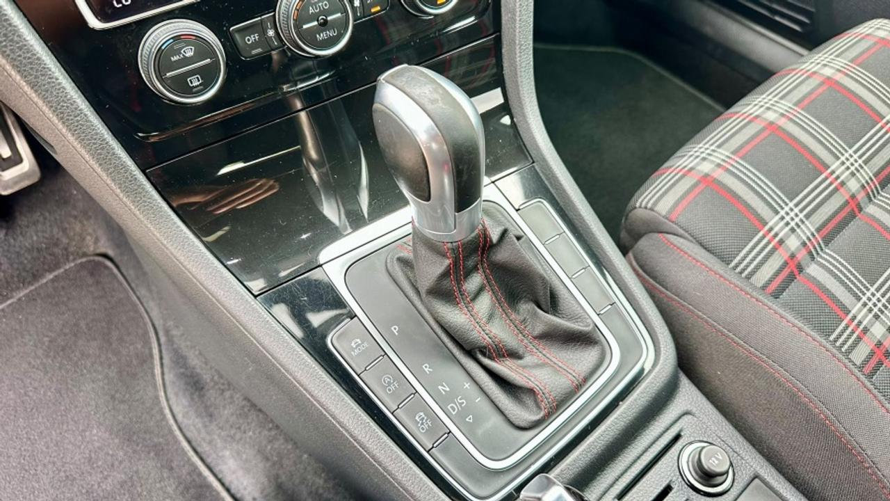 2018 Volkswagen Golf GTI S * DSG * 5 DOOR GTI Photo