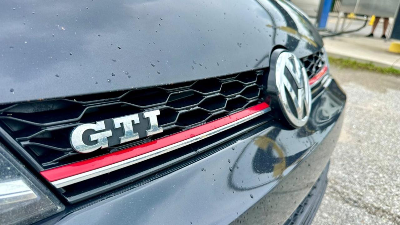 2018 Volkswagen Golf GTI S * DSG * 5 DOOR GTI Photo