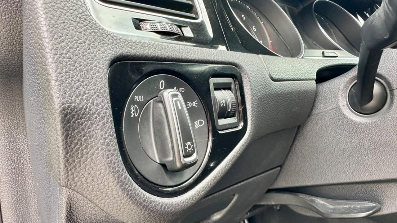 2018 Volkswagen Golf GTI S * DSG * 5 DOOR GTI Photo