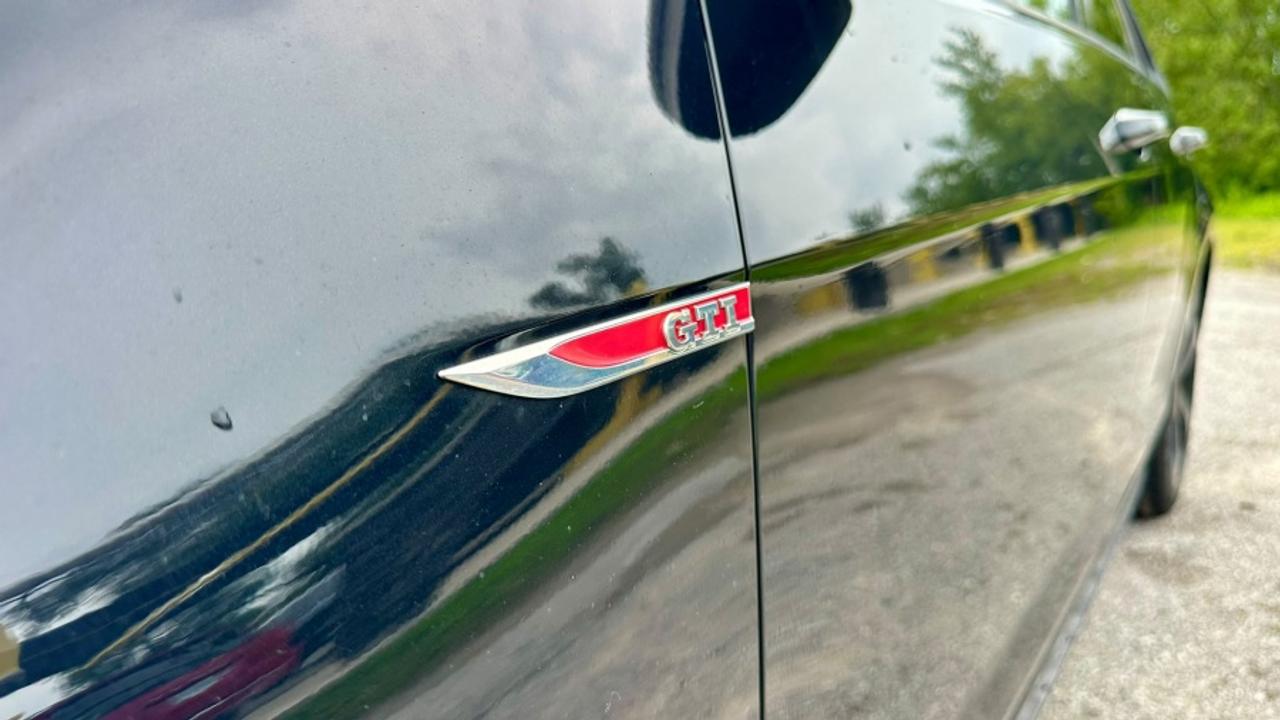 2018 Volkswagen Golf GTI S * DSG * 5 DOOR GTI Photo