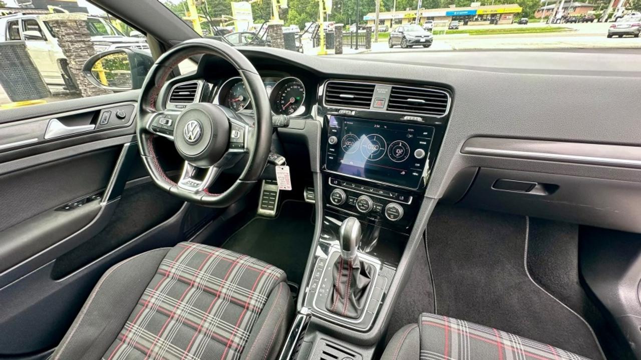 2018 Volkswagen Golf GTI S * DSG * 5 DOOR GTI Photo