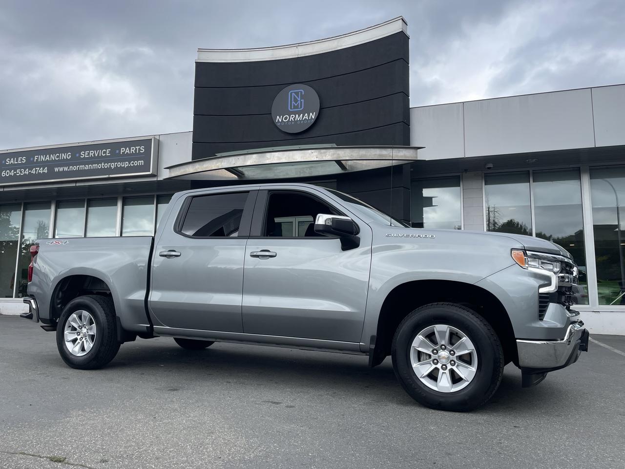 Used 2025 Chevrolet Silverado 1500 LT 5.3L V8 CREW 4WD PWR HEATED SEATS NAVI CAMERA for sale in Langley, BC