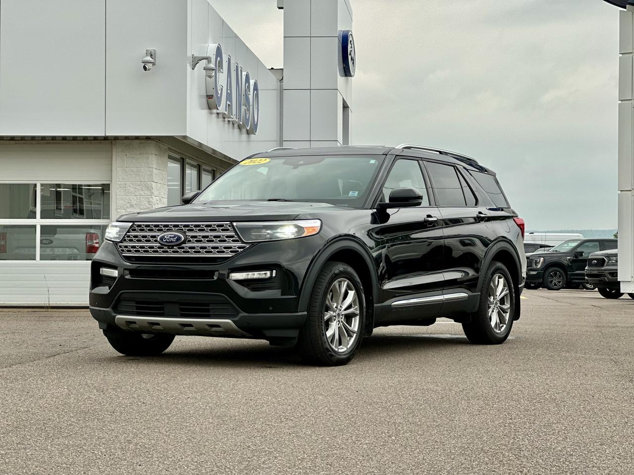 2022 Ford Explorer Limited 4WD Photo2