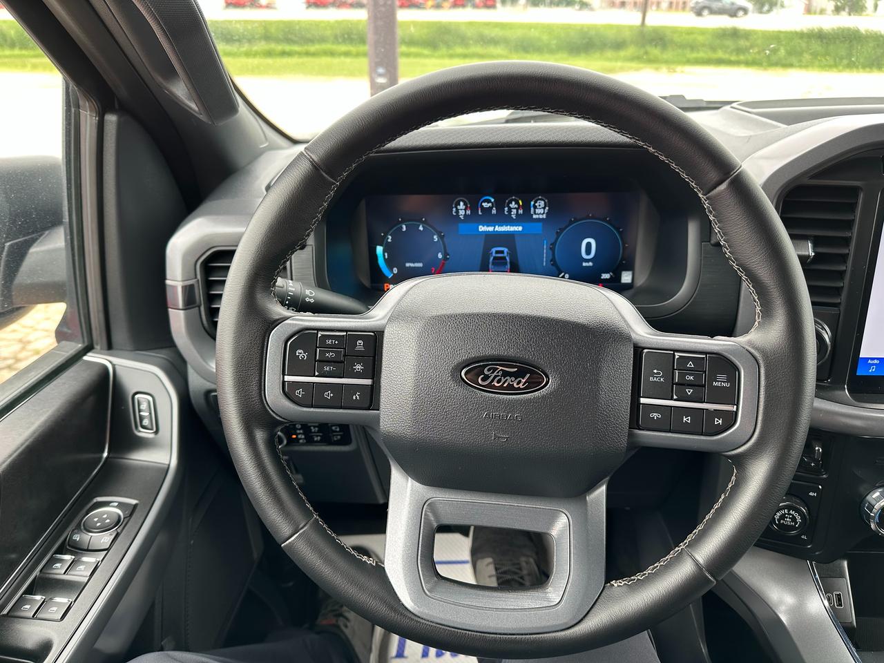 2025 Ford F-150 XLT Photo